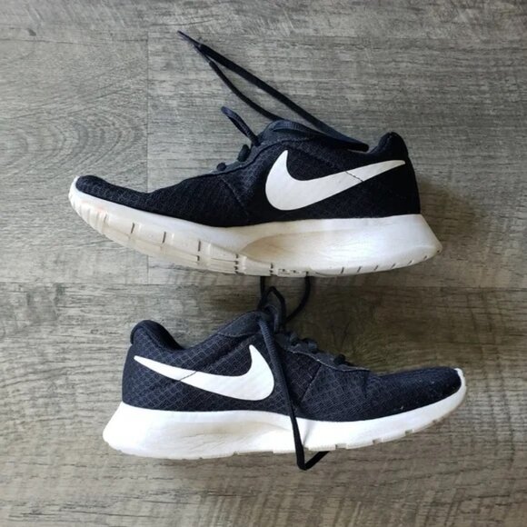 Nike Black and White Tanjun Sneakers. - Picture 1 of 7